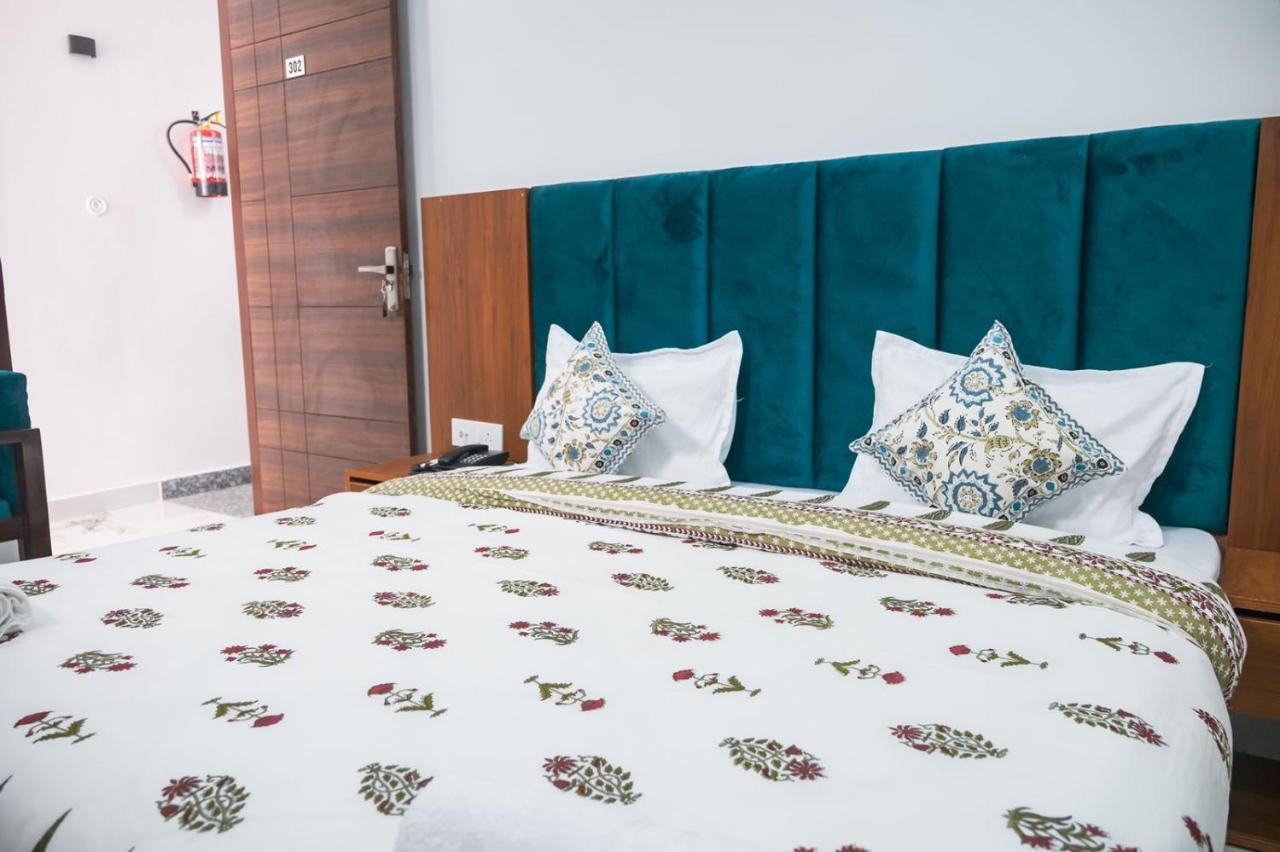 The Vinayak By Le Pension Stays Rishikesh Exterior photo